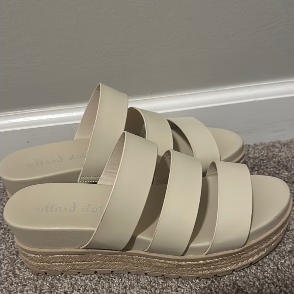 Altar'd State Cream Platform Sandals with Modern Design